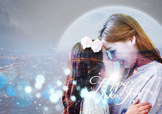 PSD 편집이미지 여자 어린이 야경 가족 새해 상반신 성인 두명 옆모습 30대 마주보기 한국인 도시 보케 해피뉴이어 이마맞대기 이미지편집 뷰포인트 관계 모션 사람 동양인 장년 새해인사 야간 얼굴맞대기 파일형식 풍경_경치