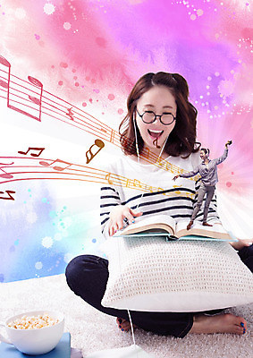 전신 PSD 편집이미지 여자 음악 쿠션 음표 서기 20대 성인 두명 앞모습 책 30대 펼침 음악감상 한국인 춤 오선지 가부좌 팝콘 이미지편집 기호 뷰포인트 모션 문화예술 사람 앉기 동양인 청년 장년 감상 악보 오선 파일형식