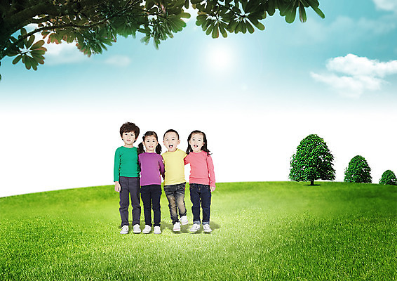 전신 PSD 구름 편집이미지 여자 남자 하늘 어깨동무 나뭇잎 서기 잔디 여러명 앞모습 친구 햇빛 유치원생 한국인 이미지편집 자연요소 식물 어린이 뷰포인트 포즈 다수 잎 관계 모션 사람 동양인 태양 파일형식