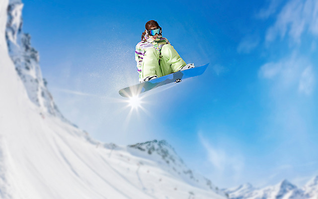 JPG 주간 구름 편집이미지 여자 겨울 하늘 스키장 산 한명 20대 성인 야외 점프 눈 스노우보드 디지털합성 겨울산 스노보드복 디지털아트 성인여자만 편집실사 자연요소 1 계절 모션 날씨 사람 청년 보드_스포츠 CG 여자만 성인만 파일형식