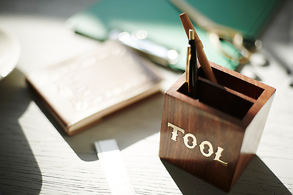 포토 JPG 스튜디오촬영 실내 사람없음 아웃포커스 사무실 필기구 펜 사무용품 펜꽂이 국내포토 비즈니스 문구용품 촬영기법 내부 파일형식