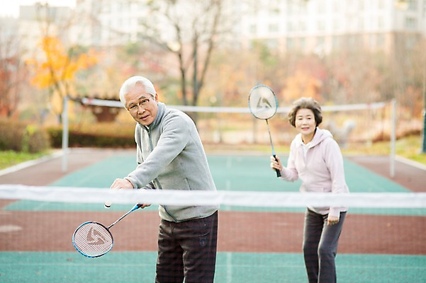 포토 JPG 주간 공원 여자 할아버지 노년 남자 할머니 서기 미소 상반신 야외 두명 앞모습 실버라이프 운동 노부부 다정 한국인 60대 열정 배드민턴 노인만 국내포토 자연요소 라이프스타일 부부 공공시설 감정 뷰포인트 컨셉 모션 표정 건강 사람 동양인 성인 구기 성인만 파일형식