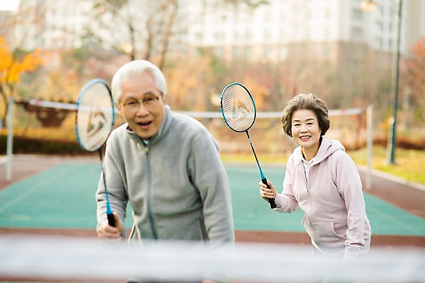 포토 JPG 주간 공원 여자 할아버지 노년 남자 할머니 서기 미소 상반신 야외 두명 앞모습 실버라이프 운동 노부부 다정 한국인 60대 열정 배드민턴 노인만 국내포토 자연요소 라이프스타일 부부 공공시설 감정 뷰포인트 컨셉 모션 표정 건강 사람 동양인 성인 구기 성인만 파일형식