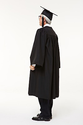 포토 JPG 스튜디오촬영 전신 응시 할아버지 노년 남자 졸업 실내 한명 서기 옆모습 실버라이프 한국인 졸업가운 60대 노인남자한명만 평생교육 국내포토 1 라이프스타일 시선 교육 뷰포인트 모션 사람 동양인 성인 내부 가운 남자한명만 노인남자만 파일형식