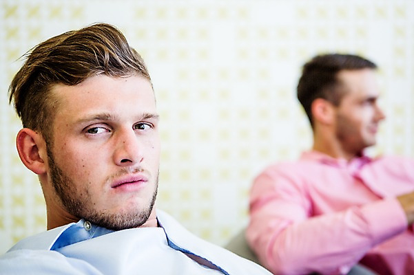 포토 JPG 서양인 남자 비즈니스 휴식 실내 성인 두명 아웃포커스 사무실 비즈니스맨 국내포토 외국인 컨셉 촬영기법 사람 내부 직장인 파일형식