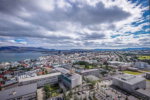 포토 JPG 주간 구름 해외풍경 해외 유럽 하늘 아이슬란드 풍경 사람없음 야외 건물 도시 레이캬비크 국내포토 자연요소 건축물 나라 파일형식