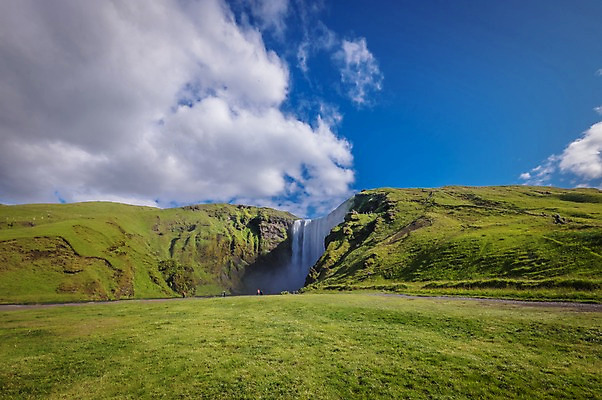 포토 JPG 주간 구름 해외풍경 해외 유럽 자연 하늘 아이슬란드 풍경 잔디 사람없음 야외 폭포 스코가폭포 국내포토 자연요소 식물 나라 생태계 파일형식