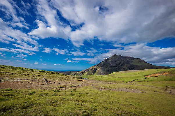 포토 JPG 주간 구름 해외풍경 해외 유럽 자연 하늘 산 아이슬란드 풍경 잔디 초원 사람없음 야외 트래킹 국내포토 자연요소 식물 나라 레저 생태계 파일형식