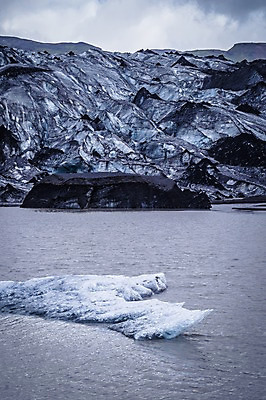 포토 JPG 주간 해외풍경 해외 유럽 호수 자연 아이슬란드 사람없음 야외 강 바위 빙하 솔헤이마요쿨 국내포토 자연요소 나라 풍경 돌_바위 생태계 파일형식