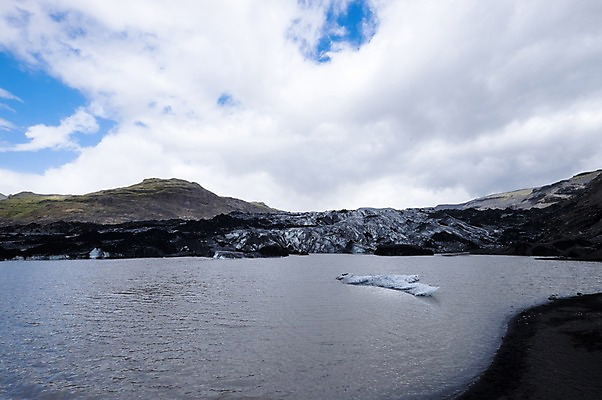 포토 JPG 주간 구름 해외풍경 해외 유럽 호수 자연 하늘 아이슬란드 풍경 사람없음 야외 강 빙하 솔헤이마요쿨 국내포토 자연요소 나라 생태계 파일형식