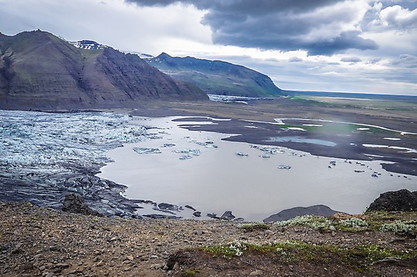 포토 JPG 주간 구름 해외풍경 해외 유럽 호수 자연 하늘 바위산 아이슬란드 풍경 사람없음 야외 강 트래킹 빙하 스카프타펠국립공원 국내포토 자연요소 나라 레저 국립공원 돌산 생태계 파일형식