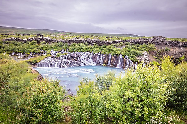 포토 JPG 주간 나무 해외풍경 해외 유럽 자연 하늘 아이슬란드 풍경 사람없음 야외 강 폭포 라운포사폭포 국내포토 자연요소 식물 나라 생태계 파일형식