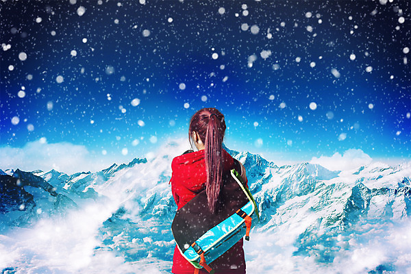 PSD 편집이미지 여자 겨울 자연 하늘 산 한명 서기 풍경 상반신 성인 뒷모습 점퍼 눈 겨울여행 디지털합성 합성 크로스백 포니테일 눈내림 이미지편집 자연요소 1 헤어스타일 계절 뷰포인트 여행 가방 모션 날씨 눈_날씨 사람 외투 생태계 파일형식