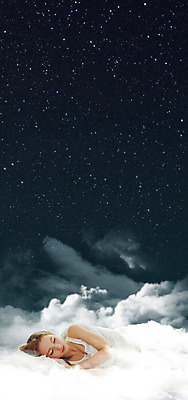 JPG 서양인 구름 편집이미지 여자 별 상상 밤하늘 한명 성인 꿈 잠 디지털합성 합성 디지털아트 편집실사 자연요소 외국인 1 하늘 사람 야간 CG 파일형식