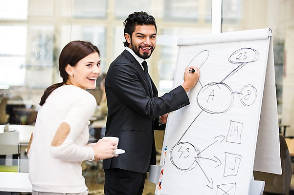 포토 JPG 서양인 외국인 여자 남자 회의 협력 실내 서기 상반신 20대 성인 두명 옆모습 사무실 자료 비즈니스맨 비즈니스우먼 동료 국내포토 뷰포인트 비즈니스 관계 모션 사람 인종 청년 내부 직장인 파일형식