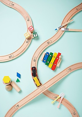 포토 JPG 스튜디오촬영 백그라운드 실내 사람없음 장난감 기찻길 아기용품 붓 실로폰 기차모형 나무블록 철도의날 국내포토 타악기 내부 목재 모형 블록 오브젝트 파일형식 법정기념일