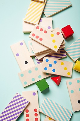 포토 JPG 스튜디오촬영 백그라운드 실내 사람없음 장난감 아기용품 주사위놀이 나무블록 국내포토 놀이 내부 목재 블록 오브젝트 파일형식