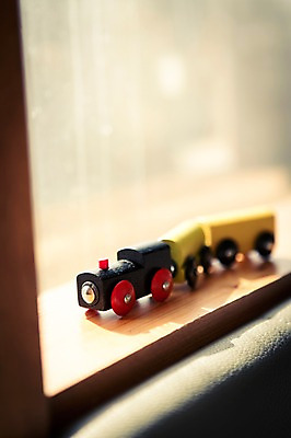 포토 JPG 스튜디오촬영 창문 실내 사람없음 장난감 아기용품 창가 기차모형 국내포토 내부 모형 오브젝트 파일형식