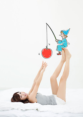 편집이미지 여자 남자 다이어트 합성일러스트 성인 두명 눕기 운동 한국인 낚싯대 사과 합성 이미지편집 AI파일 과일 모션 건강 사람 동양인 낚시용품 파일형식 벡터