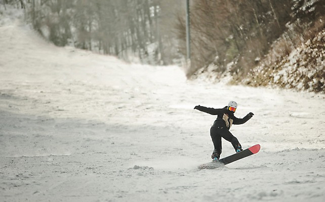 포토 JPG 주간 전신 남자 겨울 스키장 고글 한명 서기 20대 성인 야외 설원 한국인 스노우보드 헬멧 묘기 스키복 스노우보더 용평스키장 청년남자한명만 성인남자한명만 국내포토 자연요소 1 옷 계절 모션 스키 운동선수 눈_날씨 사람 동양인 청년 보드_스포츠 보호장비 용평 남자한명만 성인남자만 청년남자만 파일형식