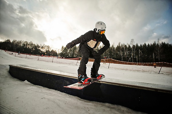포토 JPG 주간 전신 남자 겨울 스키장 고글 한명 20대 성인 야외 설원 한국인 스노우보드 헬멧 묘기 스키복 스노우보더 용평스키장 청년남자한명만 성인남자한명만 국내포토 자연요소 1 옷 계절 스키 운동선수 눈_날씨 사람 동양인 청년 보드_스포츠 보호장비 용평 남자한명만 성인남자만 청년남자만 파일형식