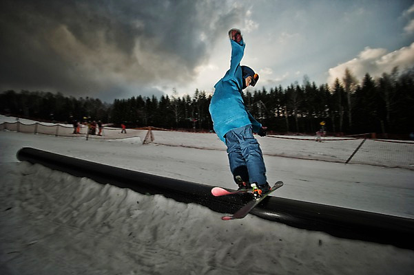 포토 JPG 주간 전신 남자 겨울 스키 스키장 고글 한명 성인 야외 30대 설원 한국인 헬멧 묘기 스키복 스키선수 용평스키장 성인남자한명만 장년남자한명만 국내포토 자연요소 1 옷 계절 겨울스포츠 운동선수 눈_날씨 사람 동양인 장년 보호장비 용평 남자한명만 성인남자만 장년남자만 파일형식