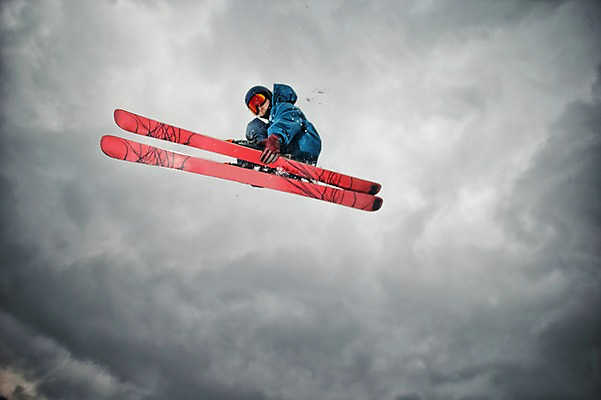 포토 JPG 주간 전신 남자 로우앵글 겨울 하늘 스키 스키장 고글 한명 성인 야외 30대 점프 한국인 헬멧 묘기 스키복 스키선수 용평스키장 성인남자한명만 장년남자한명만 국내포토 자연요소 1 옷 계절 뷰포인트 모션 겨울스포츠 운동선수 사람 동양인 장년 보호장비 용평 남자한명만 성인남자만 장년남자만 파일형식