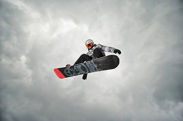 포토 JPG 주간 전신 남자 로우앵글 겨울 하늘 스키장 고글 한명 20대 성인 야외 점프 한국인 스노우보드 헬멧 묘기 스키복 스노우보더 용평스키장 청년남자한명만 성인남자한명만 국내포토 자연요소 1 옷 계절 뷰포인트 모션 스키 운동선수 사람 동양인 청년 보드_스포츠 보호장비 용평 남자한명만 성인남자만 청년남자만 파일형식