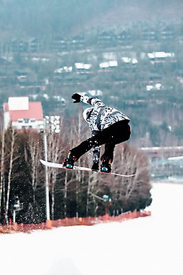 포토 JPG 주간 전신 남자 겨울 스키장 한명 20대 성인 야외 점프 한국인 스노우보드 헬멧 묘기 스키복 스노우보더 용평스키장 청년남자한명만 성인남자한명만 국내포토 자연요소 1 옷 계절 모션 스키 운동선수 사람 동양인 청년 보드_스포츠 보호장비 용평 남자한명만 성인남자만 청년남자만 파일형식
