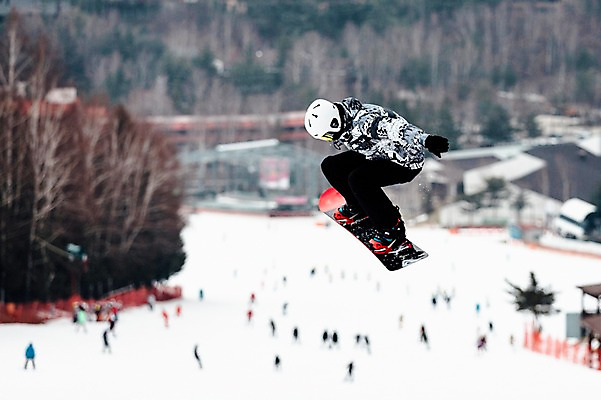포토 JPG 주간 전신 남자 겨울 스키장 고글 한명 20대 성인 야외 점프 한국인 스노우보드 헬멧 묘기 스키복 스노우보더 용평스키장 청년남자한명만 성인남자한명만 국내포토 자연요소 1 옷 계절 모션 스키 운동선수 사람 동양인 청년 보드_스포츠 보호장비 용평 남자한명만 성인남자만 청년남자만 파일형식