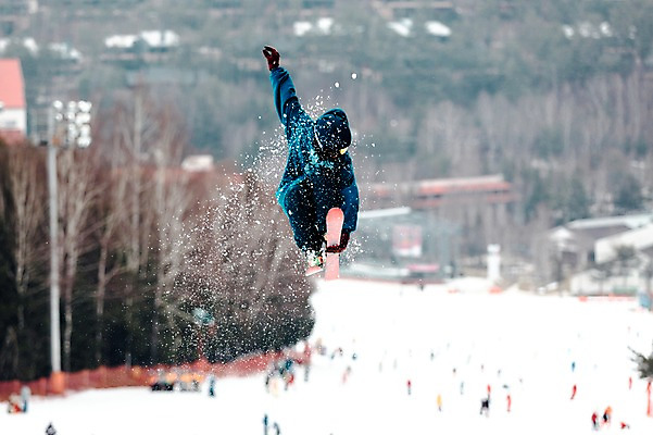 포토 JPG 주간 전신 남자 겨울 스키 스키장 고글 한명 성인 야외 30대 점프 한국인 헬멧 묘기 스키복 스키선수 용평스키장 성인남자한명만 장년남자한명만 국내포토 자연요소 1 옷 계절 모션 겨울스포츠 운동선수 사람 동양인 장년 보호장비 용평 남자한명만 성인남자만 장년남자만 파일형식