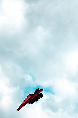 포토 JPG 주간 전신 남자 겨울 하늘 스키 스키장 고글 한명 성인 야외 30대 점프 한국인 헬멧 묘기 스키복 스키선수 용평스키장 성인남자한명만 장년남자한명만 국내포토 자연요소 1 옷 계절 모션 겨울스포츠 운동선수 사람 동양인 장년 보호장비 용평 남자한명만 성인남자만 장년남자만 파일형식