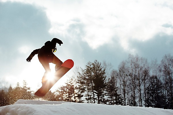 포토 JPG 주간 전신 남자 겨울 하늘 스키장 고글 한명 20대 성인 야외 점프 한국인 스노우보드 헬멧 묘기 스키복 스노우보더 용평스키장 청년남자한명만 성인남자한명만 국내포토 자연요소 1 옷 계절 모션 스키 운동선수 사람 동양인 청년 보드_스포츠 보호장비 용평 남자한명만 성인남자만 청년남자만 파일형식