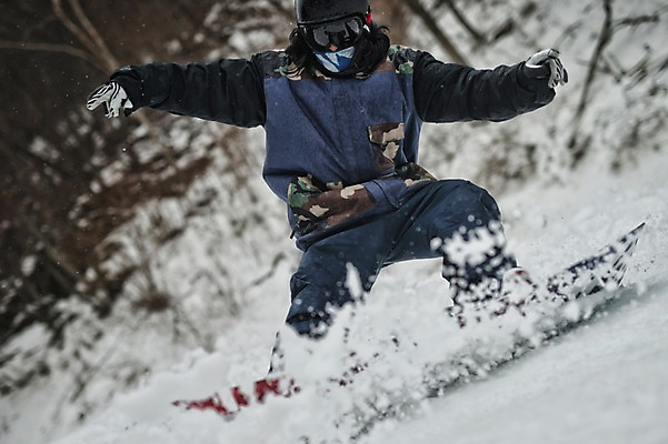 포토 JPG 주간 남자 겨울 스키장 고글 한명 야외 30대 설원 한국인 스노우보드 헬멧 스키복 스노우보더 활강 눈보라 용평스키장 성인남자한명만 장년남자한명만 국내포토 자연요소 1 옷 계절 스키 운동선수 눈_날씨 사람 동양인 장년 보드_스포츠 보호장비 용평 남자한명만 성인남자만 장년남자만 파일형식