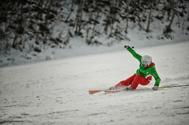 포토 JPG 주간 전신 남자 겨울 스키 스키장 고글 한명 20대 야외 옆모습 설원 한국인 헬멧 스키복 스키선수 폴 활강 눈보라 용평스키장 청년남자한명만 성인남자한명만 국내포토 자연요소 1 옷 계절 뷰포인트 겨울스포츠 운동선수 눈_날씨 사람 동양인 청년 보호장비 스키용품 용평 남자한명만 성인남자만 청년남자만 파일형식