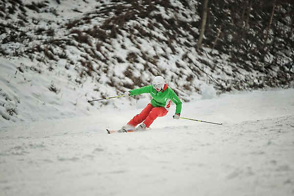 포토 JPG 주간 전신 남자 겨울 스키 스키장 고글 한명 20대 야외 앞모습 설원 한국인 헬멧 스키복 스키선수 폴 활강 용평스키장 청년남자한명만 성인남자한명만 국내포토 자연요소 1 옷 계절 뷰포인트 겨울스포츠 운동선수 눈_날씨 사람 동양인 청년 보호장비 스키용품 용평 남자한명만 성인남자만 청년남자만 파일형식