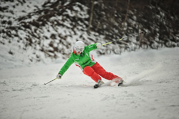 포토 JPG 주간 전신 남자 겨울 스키 스키장 고글 한명 20대 야외 앞모습 설원 한국인 헬멧 스키복 스키선수 폴 활강 눈보라 용평스키장 청년남자한명만 성인남자한명만 국내포토 자연요소 1 옷 계절 뷰포인트 겨울스포츠 운동선수 눈_날씨 사람 동양인 청년 보호장비 스키용품 용평 남자한명만 성인남자만 청년남자만 파일형식