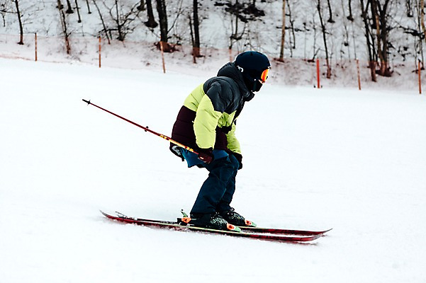 포토 JPG 주간 전신 남자 겨울 스키 스키장 고글 한명 서기 야외 옆모습 30대 설원 한국인 헬멧 스키복 스키선수 폴 활강 용평스키장 성인남자한명만 장년남자한명만 국내포토 자연요소 1 옷 계절 뷰포인트 모션 겨울스포츠 운동선수 눈_날씨 사람 동양인 장년 보호장비 스키용품 용평 남자한명만 성인남자만 장년남자만 파일형식