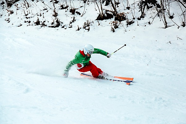 포토 JPG 주간 남자 겨울 스키 스키장 고글 한명 20대 야외 설원 한국인 헬멧 스키복 스키선수 폴 활강 용평스키장 청년남자한명만 성인남자한명만 국내포토 자연요소 1 옷 계절 겨울스포츠 운동선수 눈_날씨 사람 동양인 청년 보호장비 스키용품 용평 남자한명만 성인남자만 청년남자만 파일형식