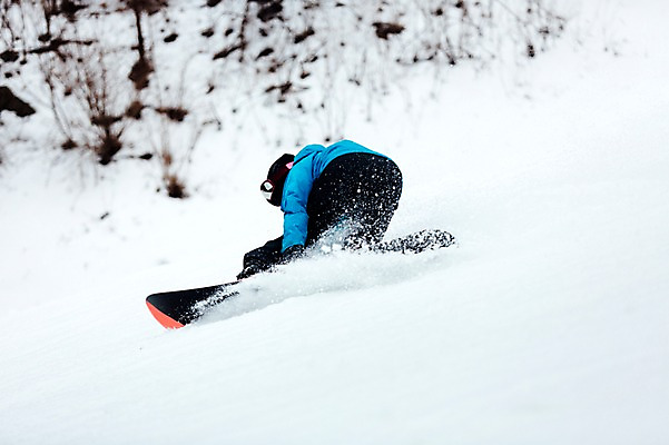 포토 JPG 주간 남자 겨울 스키장 고글 한명 야외 30대 설원 한국인 스노우보드 스키복 스노우보더 활강 눈보라 용평스키장 성인남자한명만 장년남자한명만 국내포토 자연요소 1 옷 계절 스키 운동선수 눈_날씨 사람 동양인 장년 보드_스포츠 용평 남자한명만 성인남자만 장년남자만 파일형식