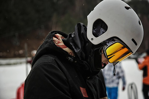 포토 JPG 주간 남자 겨울 스키장 고글 한명 상반신 20대 야외 옆모습 한국인 헬멧 스키복 스노우보더 용평스키장 청년남자한명만 성인남자한명만 국내포토 자연요소 1 옷 계절 뷰포인트 스키 운동선수 사람 동양인 청년 보호장비 용평 남자한명만 성인남자만 청년남자만 파일형식