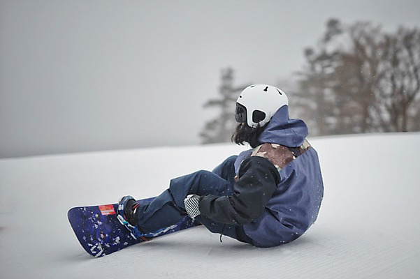 포토 JPG 주간 전신 남자 겨울 스키장 고글 한명 앉기 야외 옆모습 30대 설원 한국인 스노우보드 헬멧 스키복 스노우보더 용평스키장 성인남자한명만 장년남자한명만 국내포토 자연요소 1 옷 계절 뷰포인트 모션 스키 운동선수 눈_날씨 사람 동양인 장년 보드_스포츠 보호장비 용평 남자한명만 성인남자만 장년남자만 파일형식