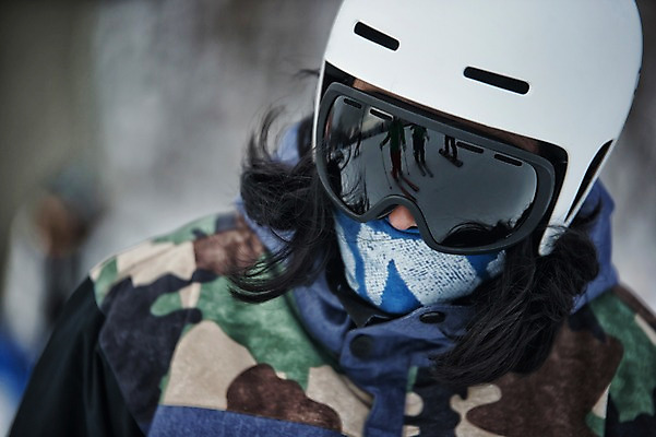 포토 JPG 주간 남자 겨울 스키장 고글 한명 상반신 야외 앞모습 30대 한국인 헬멧 스키복 스노우보더 용평스키장 성인남자한명만 장년남자한명만 국내포토 자연요소 1 옷 계절 뷰포인트 스키 운동선수 사람 동양인 장년 보호장비 용평 남자한명만 성인남자만 장년남자만 파일형식