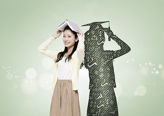 PSD 편집이미지 학생 여자 교육 대학생 학사모 졸업 그림자 20대 성인 책 낙서 일본인 보케 이미지편집 외국인 모자_잡화 사람 동양인 청년 파일형식