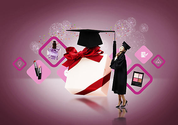 전신 PSD 편집이미지 학생 여자 교육 학사모 졸업 불꽃놀이 한명 서기 20대 성인 선물상자 화장품 한국인 립스틱 졸업가운 향수 성인여자한명만 이미지편집 모자_잡화 1 모션 놀이 선물 사람 동양인 청년 상자 뷰티 가운 여자한명만 성인여자만 파일형식
