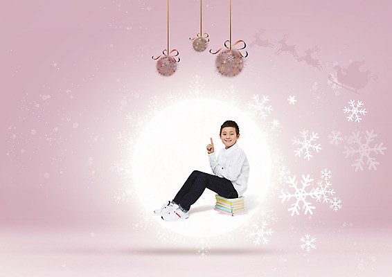 전신 PSD 편집이미지 남자 초등학생 눈꽃 한명 앉기 옆모습 책 쌓기 장식볼 루돌프 보름달 일본인 썰매 이미지편집 외국인 1 학생 뷰포인트 크리스마스 모션 사슴 눈_날씨 사람 동양인 장식 달 파일형식