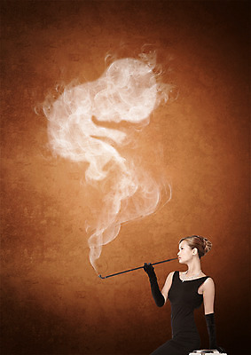 PSD 외국인 편집이미지 원피스 여자 사람모양 흡연 한명 상반신 20대 성인 옆모습 아기 담배연기 태아 담뱃대 이미지편집 모양 1 옷 뷰포인트 담배 사람 인종 청년 임신 연기 파일형식