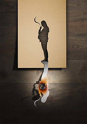 전신 PSD 편집이미지 실루엣 종이 흡연 한명 서기 목재 구멍 태움 이미지편집 나무 1 재료 모션 담배 촬영기법 사람 파일형식