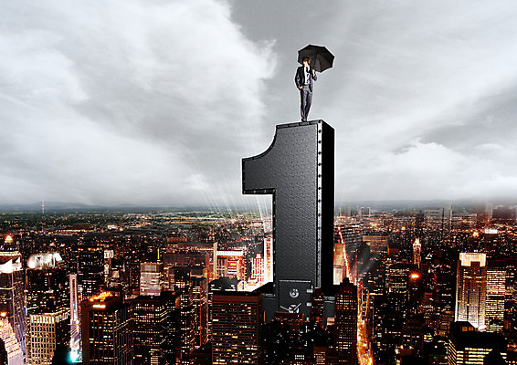 PSD 백인 편집이미지 1 남자 야경 우산 한명 서기 들기 정장 20대 성인 숫자 펼침 도시 비즈니스맨 흐림 이미지편집 서양인 문자 옷 비즈니스 모션 날씨 사람 청년 직장인 야간 파일형식 풍경_경치