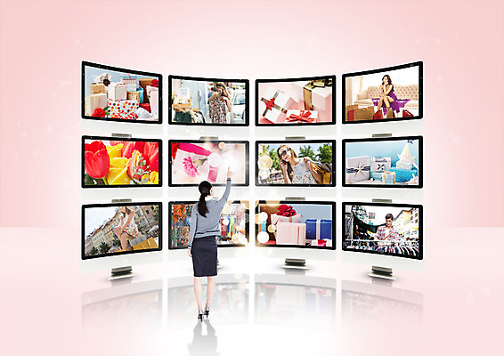 전신 PSD 편집이미지 여자 한명 서기 정장 성인 뒷모습 쇼핑 컴퓨터 모니터 가리킴 선택 여러대 이미지편집 1 옷 뷰포인트 다수 컨셉 모션 사람 손짓 전자제품 파일형식